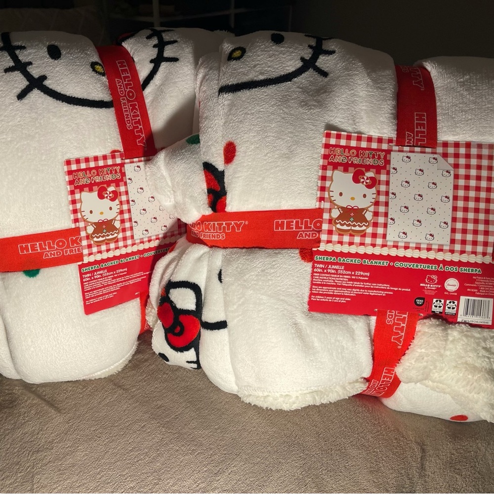 Hello Kitty Christmas blanket